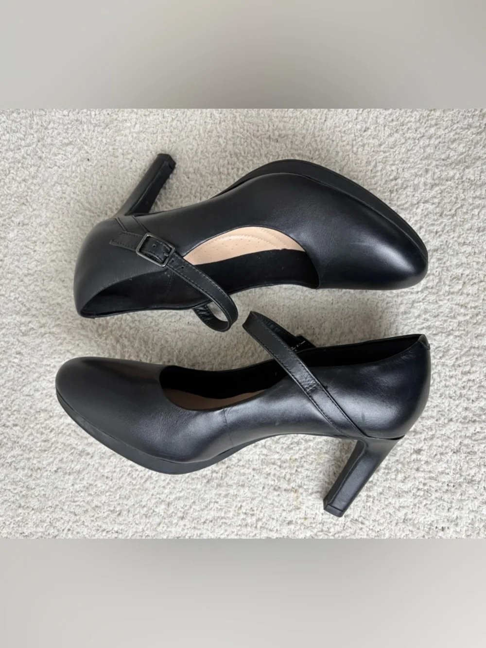 Clarks Heels Womens 8 Black Ambyr Shine Mary Jane Leather Buckle Strap Pumps